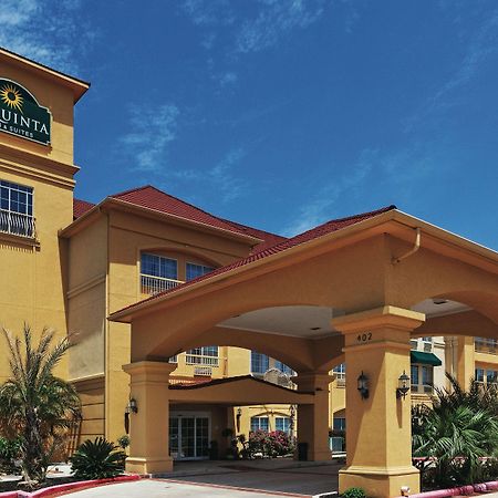 La Quinta By Wyndham Livingston Hotel Bagian luar foto