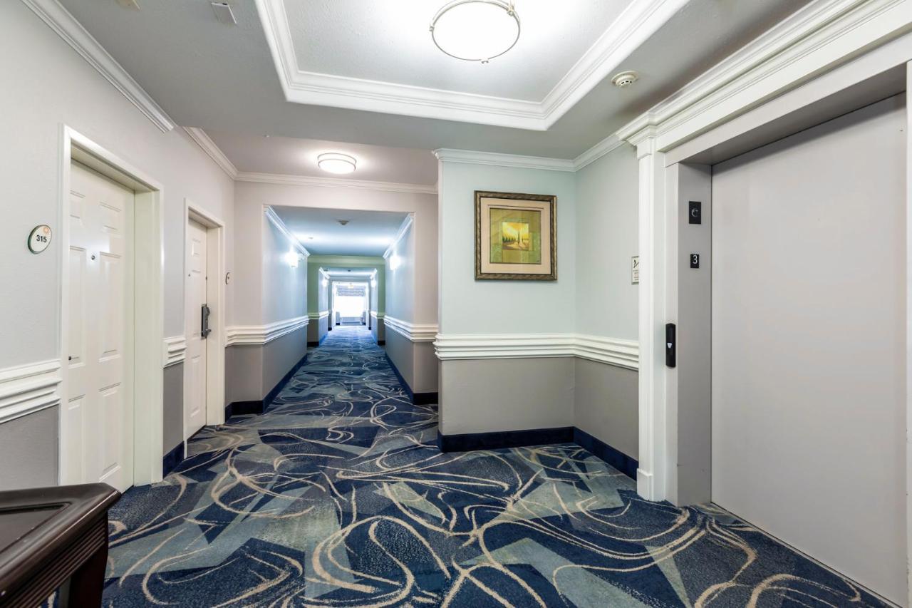 La Quinta By Wyndham Livingston Hotel Bagian luar foto