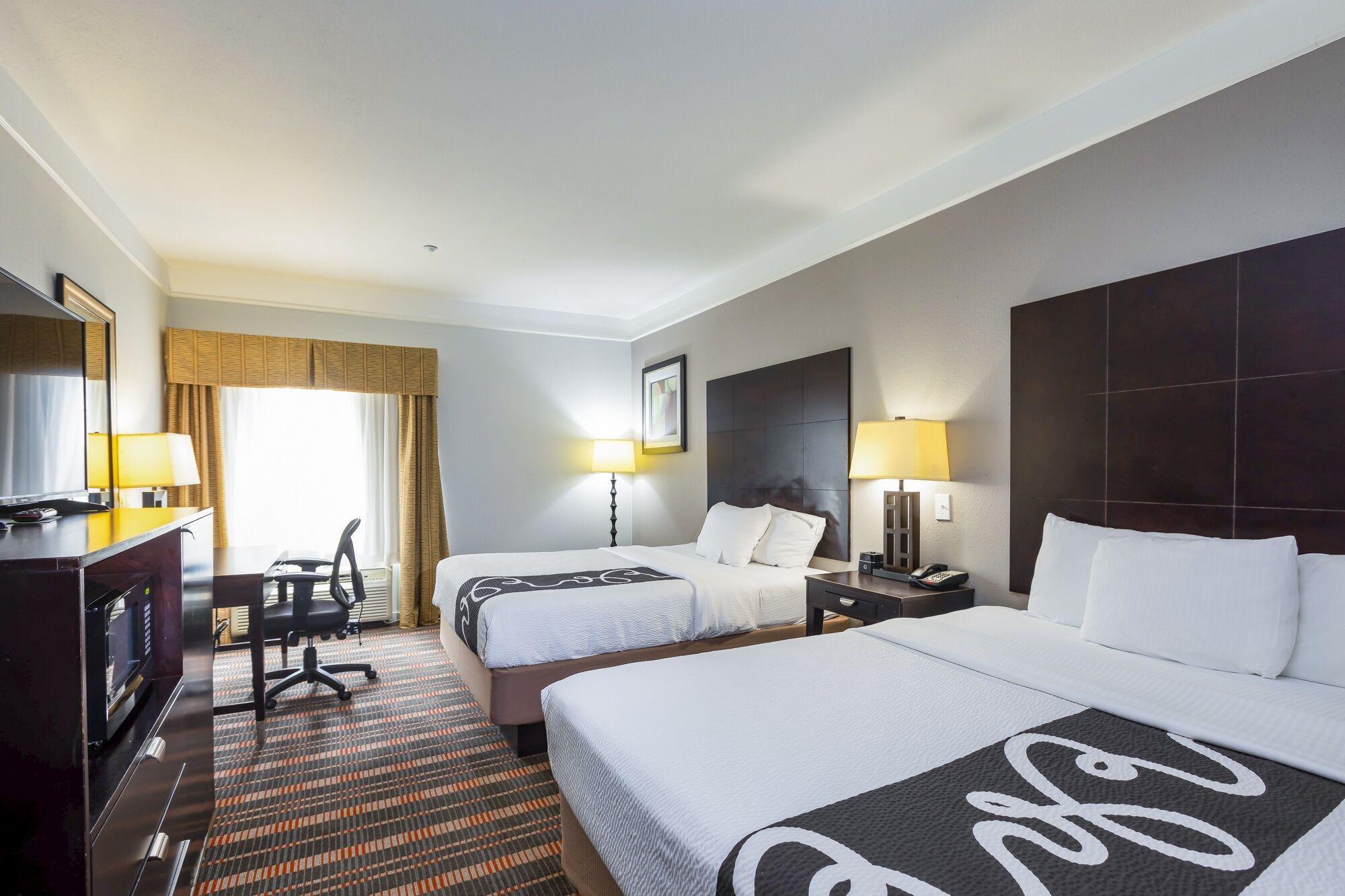 La Quinta By Wyndham Livingston Hotel Bagian luar foto