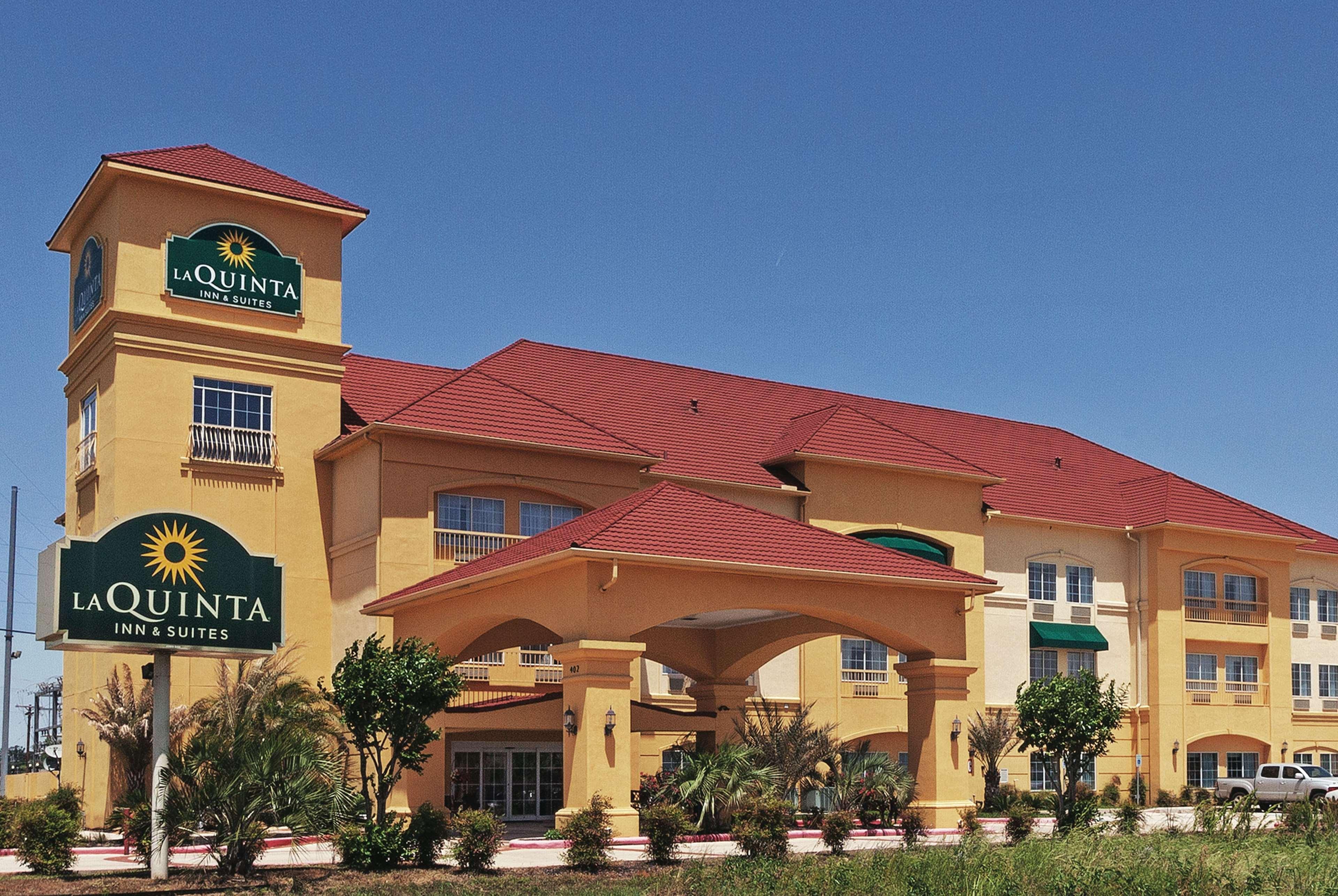 La Quinta By Wyndham Livingston Hotel Bagian luar foto