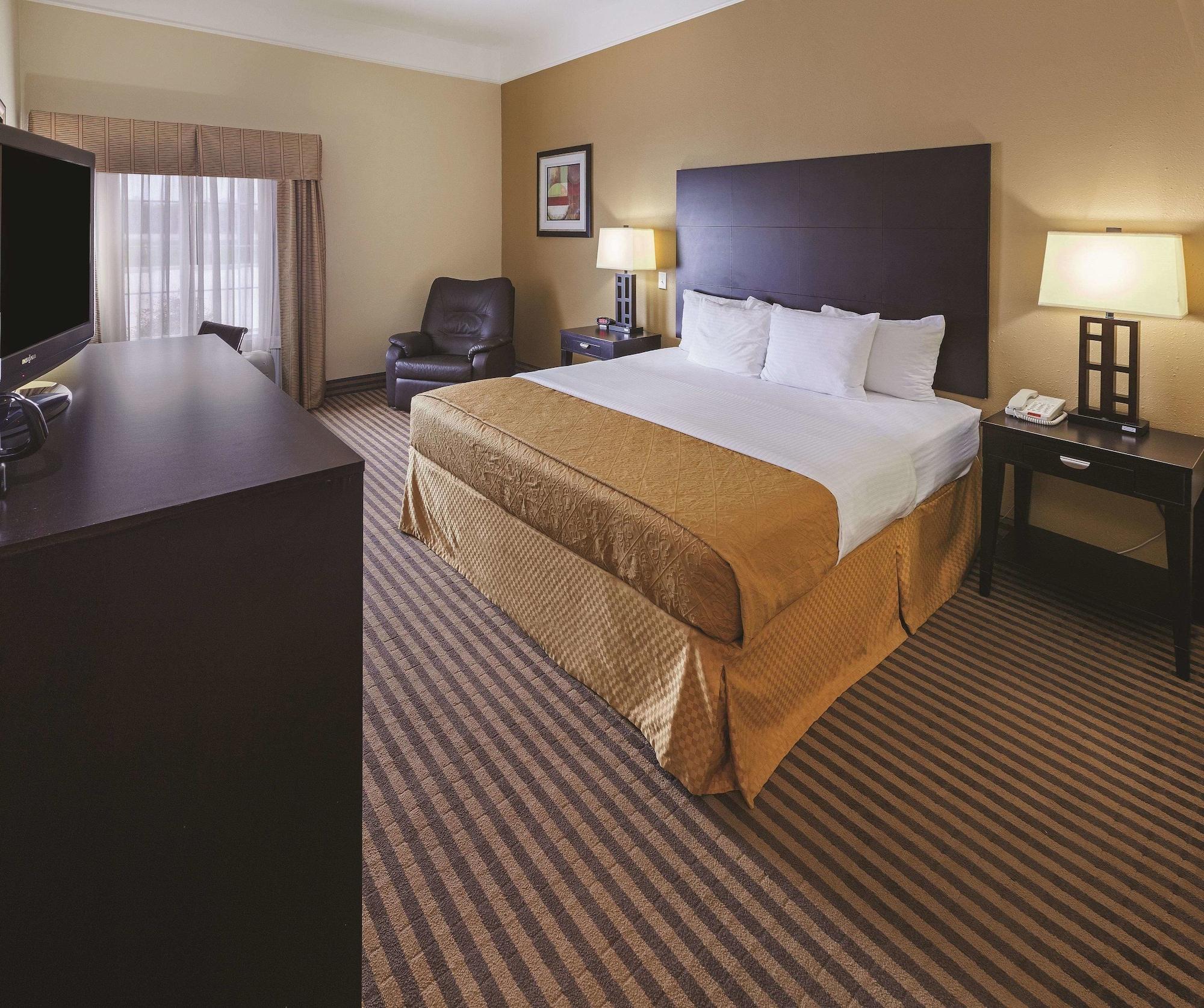La Quinta By Wyndham Livingston Hotel Bagian luar foto